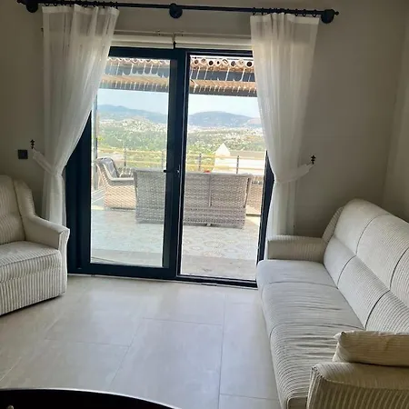Duplex In Bitez Opposite Aktur Near The Sea Vilă *